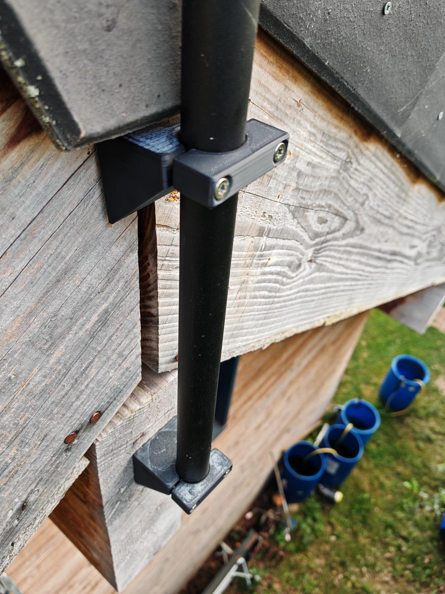 Luba 2 / Yuka RTK antenna wall mount. Adjustable offset